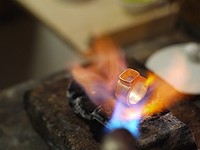 Goldring mit grünem Turmalin