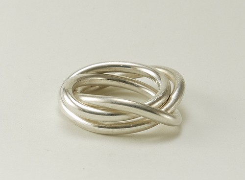 Anillo de plata