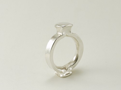 Anillo de plata