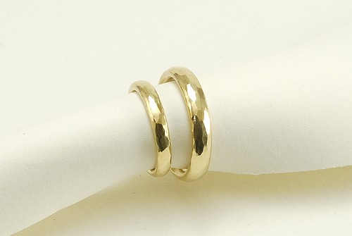 Wedding rings oval