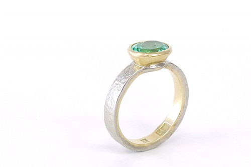 Engagement emerald