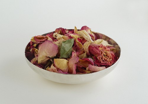 Bowl of roses